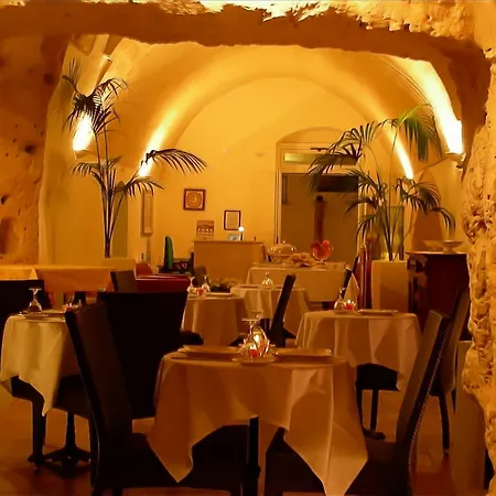 Caveoso Hotell 3*